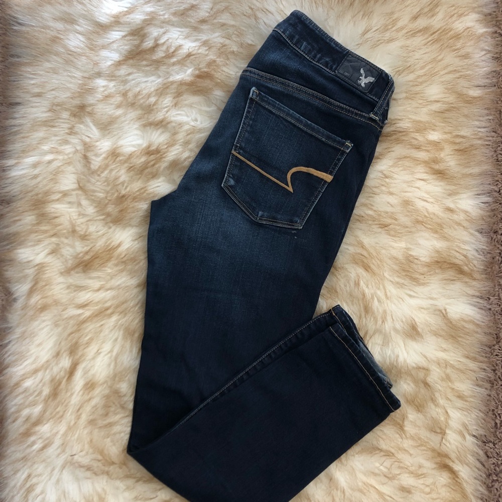 ✨AEO DENIM SKINNY JEAN SZ. 8 SHORT✨